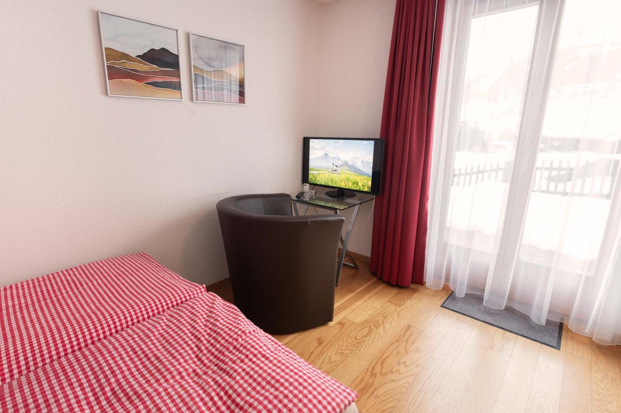 Mom - Alpine Boutique Apartments, Chalet Fagus, Terrace Studio Гринделвалд Екстериор снимка